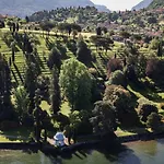 Stunning Facing Lake, فيلة تريميتْسّو