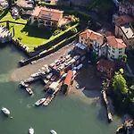 Stunning Facing Lake, Villa