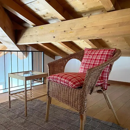 Stunning Facing Lake, Villa *