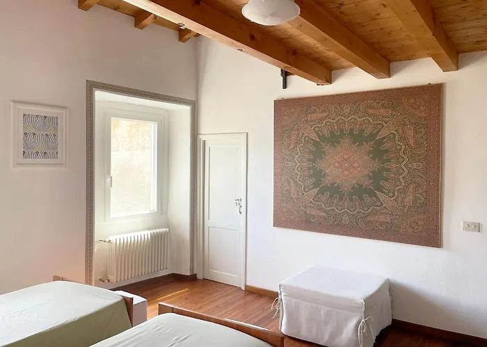 Stunning Facing Lake, Villa *