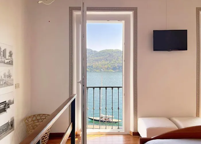فيلة Stunning Facing Lake, تريميتْسّو