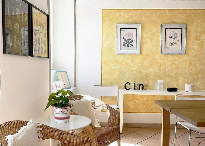 Stunning Facing Lake, *