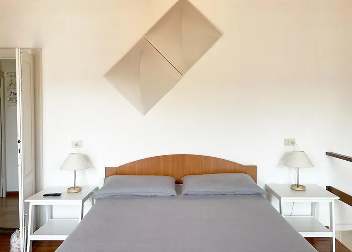 别墅 Stunning Facing Lake, *