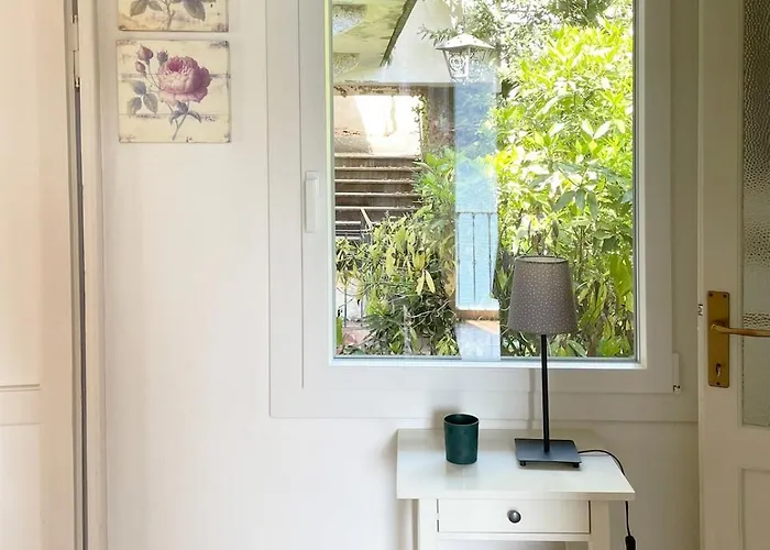 فيلة Stunning Facing Lake, تريميتْسّو